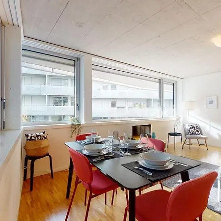 Bright And Luminous 1 Bedroom Flat In Downtown *