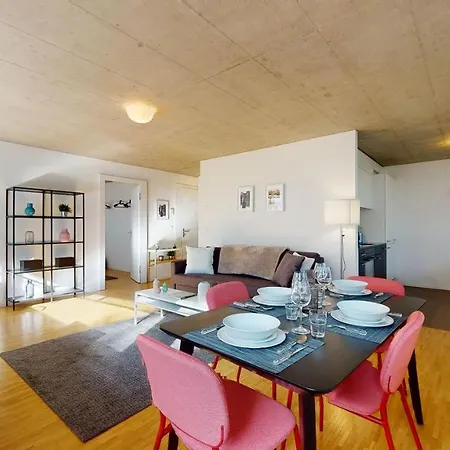 Bright And Luminous 1 Bedroom Flat In Downtown Lägenhet