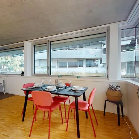 Bright And Luminous 1 Bedroom Flat In Downtown