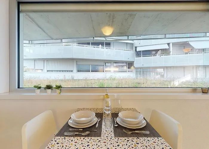 Bright And Luminous 1 Bedroom Flat In Downtown